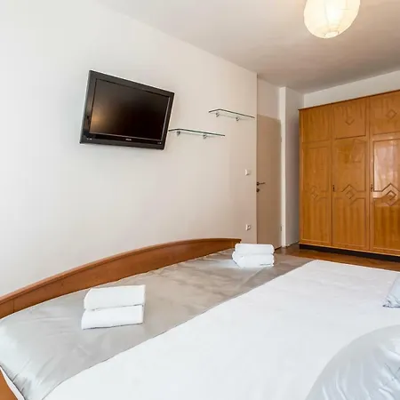 Apartman Libra شقة
